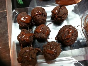 I was not worried about presentation with this batch as I had a teenager, hubby, and preschooler VERY impatiently waiting for their cake balls!